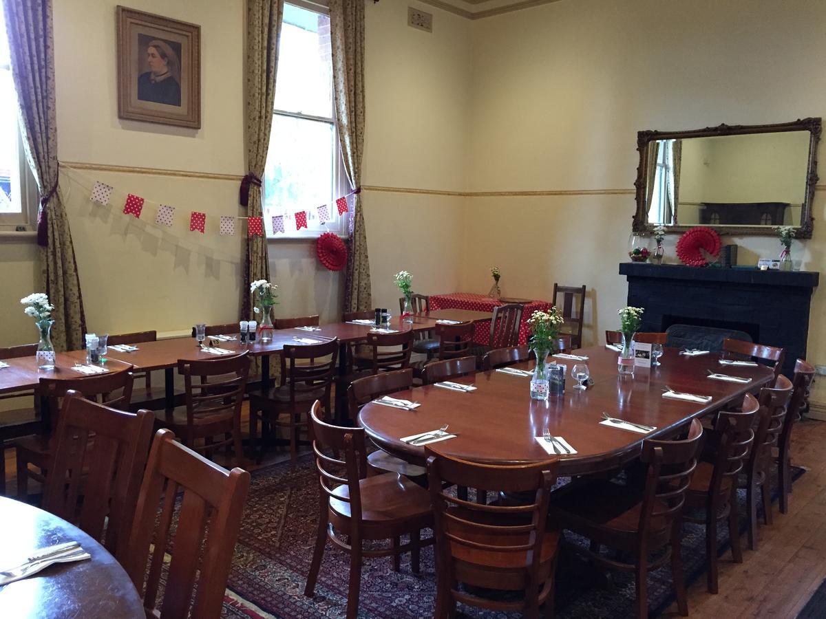 The Victoria Hotel Rutherglen Buitenkant foto