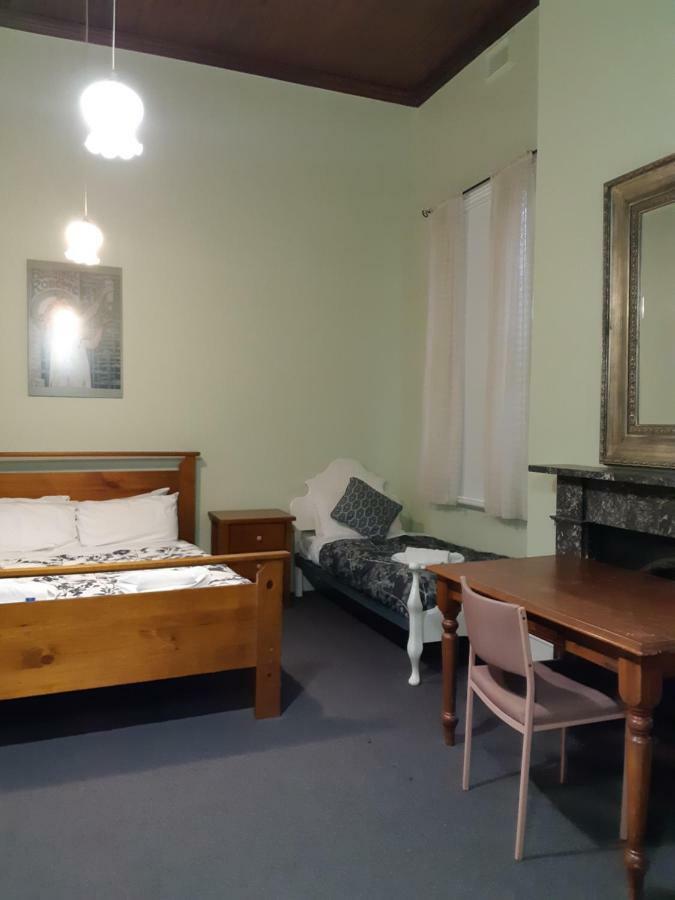 The Victoria Hotel Rutherglen Buitenkant foto