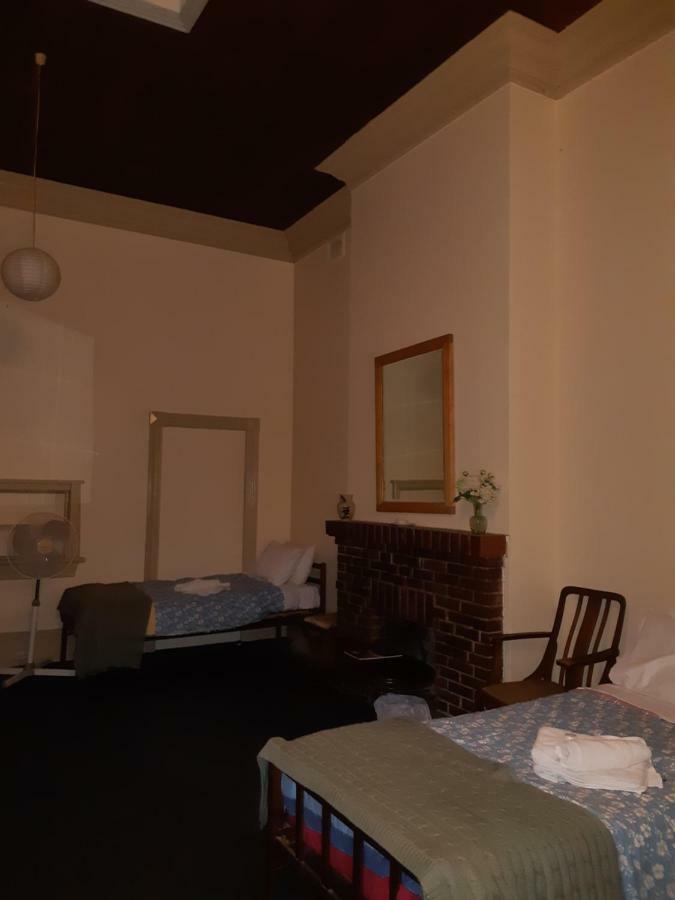 The Victoria Hotel Rutherglen Buitenkant foto