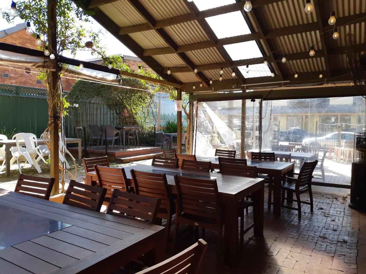 The Victoria Hotel Rutherglen Buitenkant foto