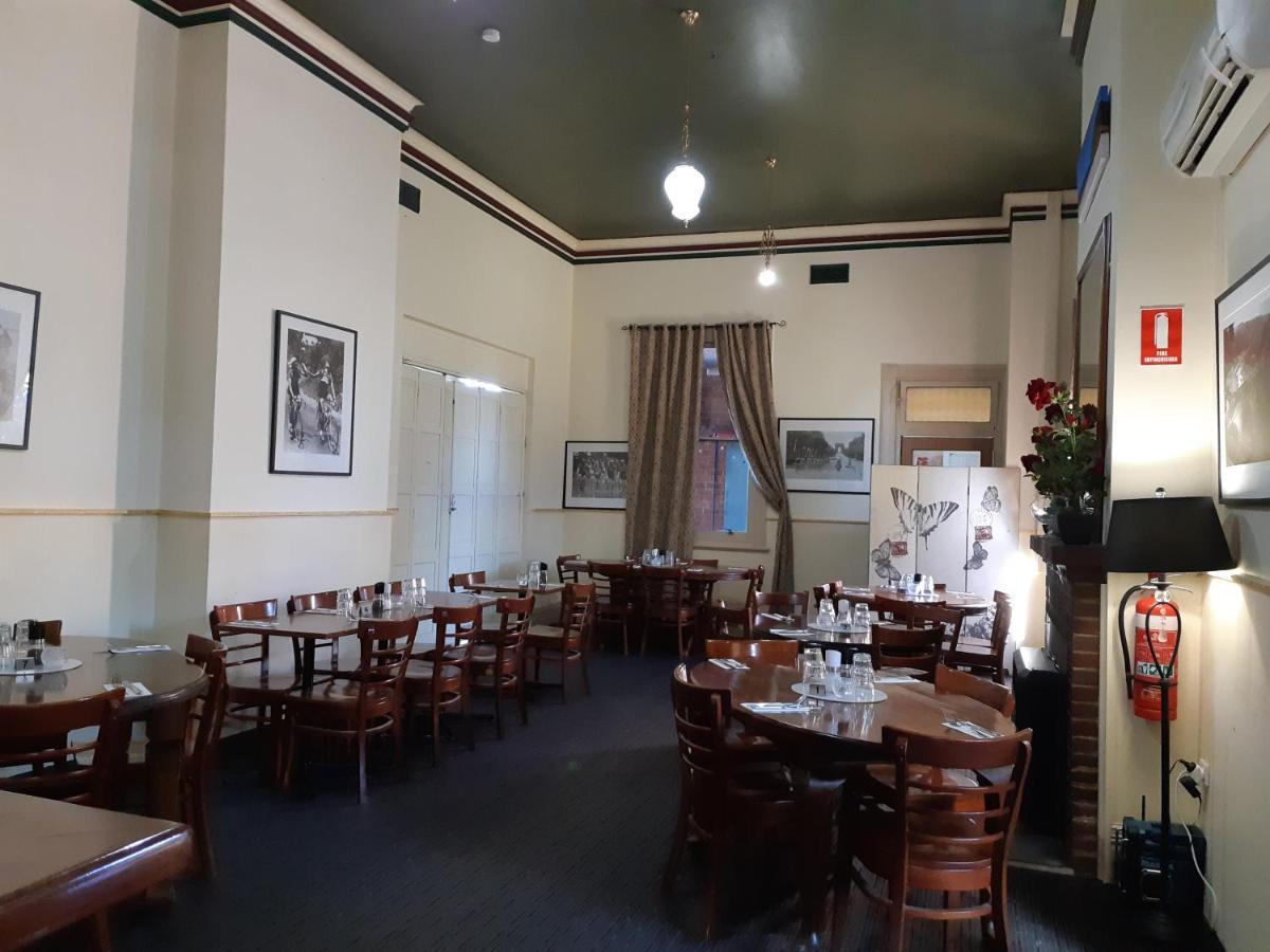 The Victoria Hotel Rutherglen Buitenkant foto